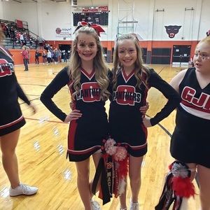 Meet your Posher, Macee